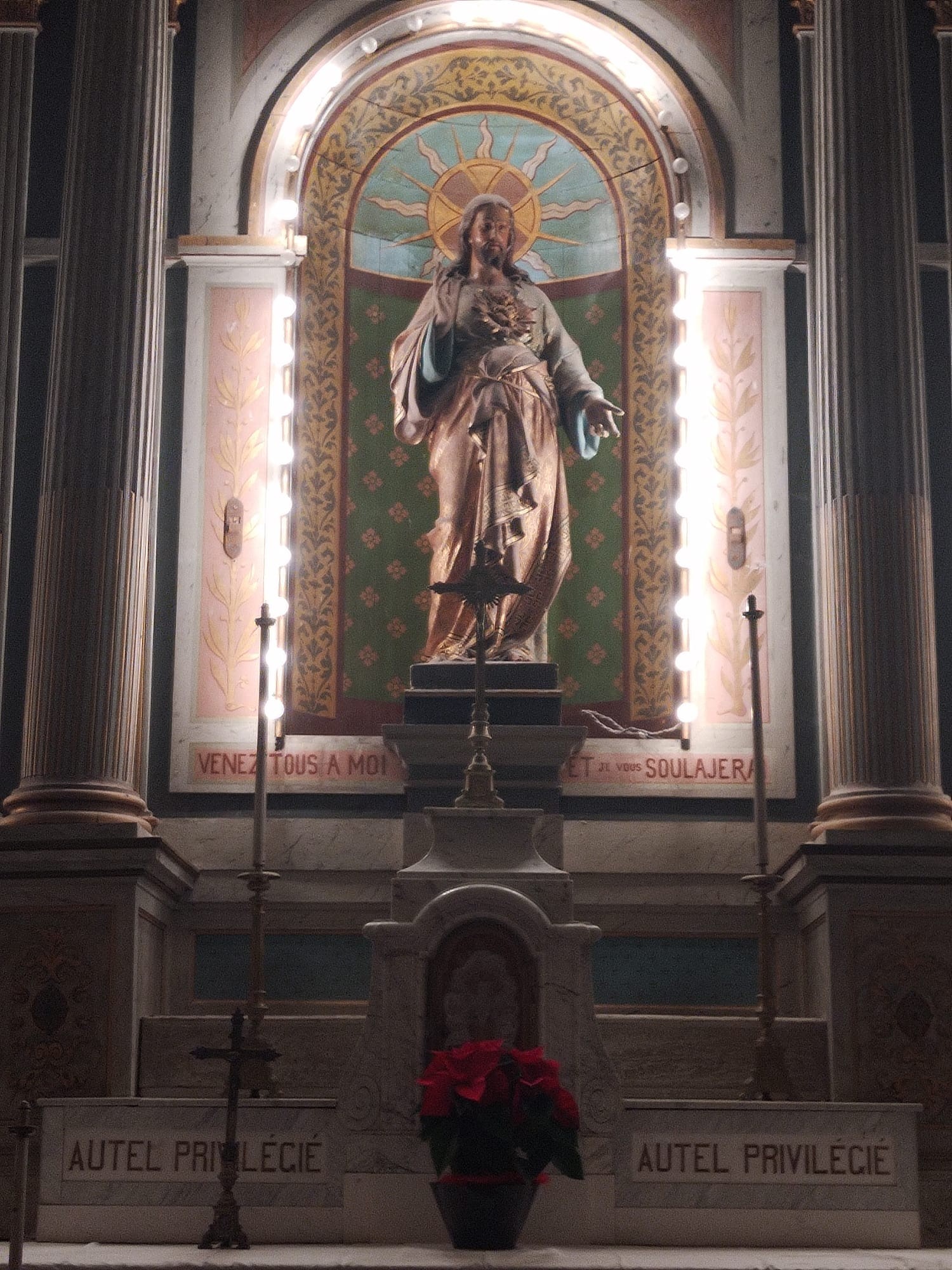 Christ illumine dans l eglise saint jacques de le locheur