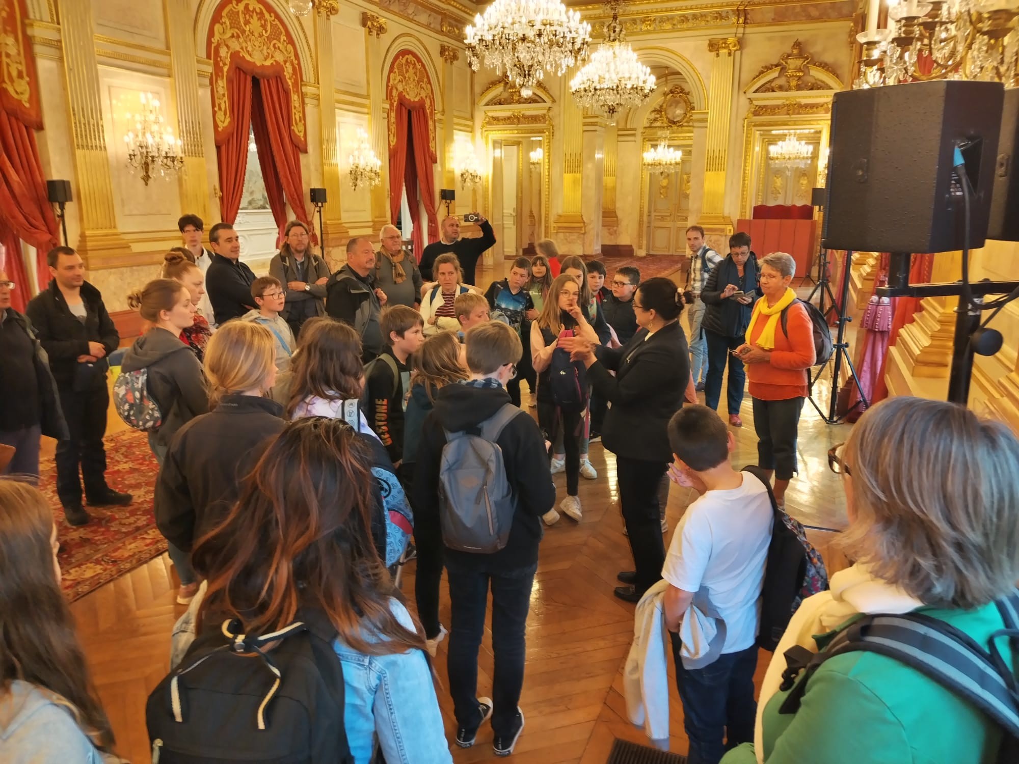 Groupe de VAL d'ARRY dans la grande salle de l'Assemblée Nationale 2