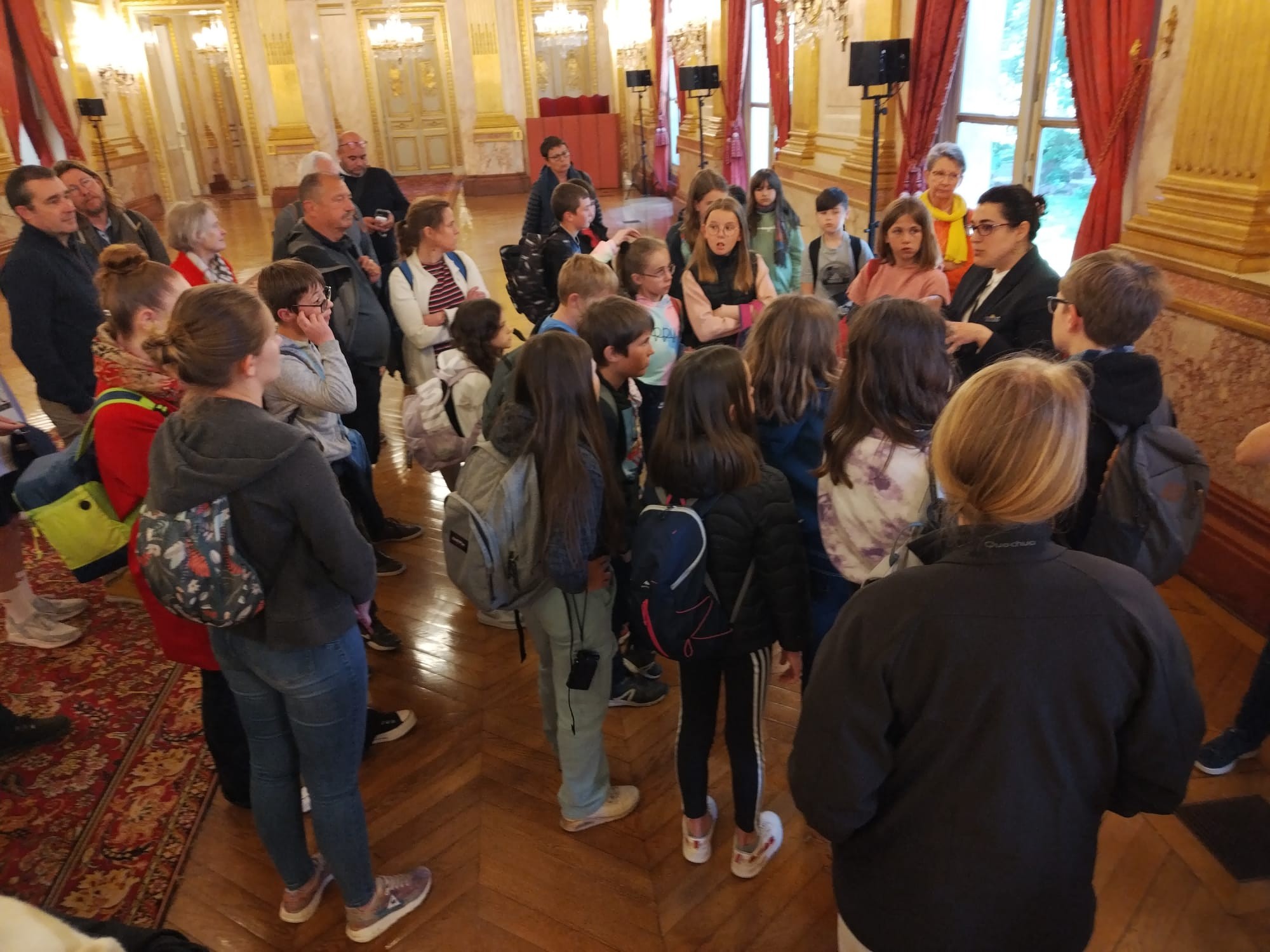 Groupe de VAL d'ARRY dans la grande salle de l'Assemblée Nationale