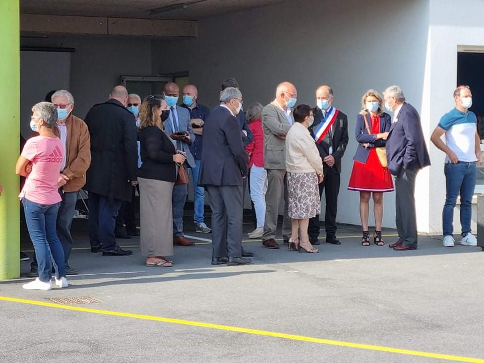 Inauguration école élus et représentants