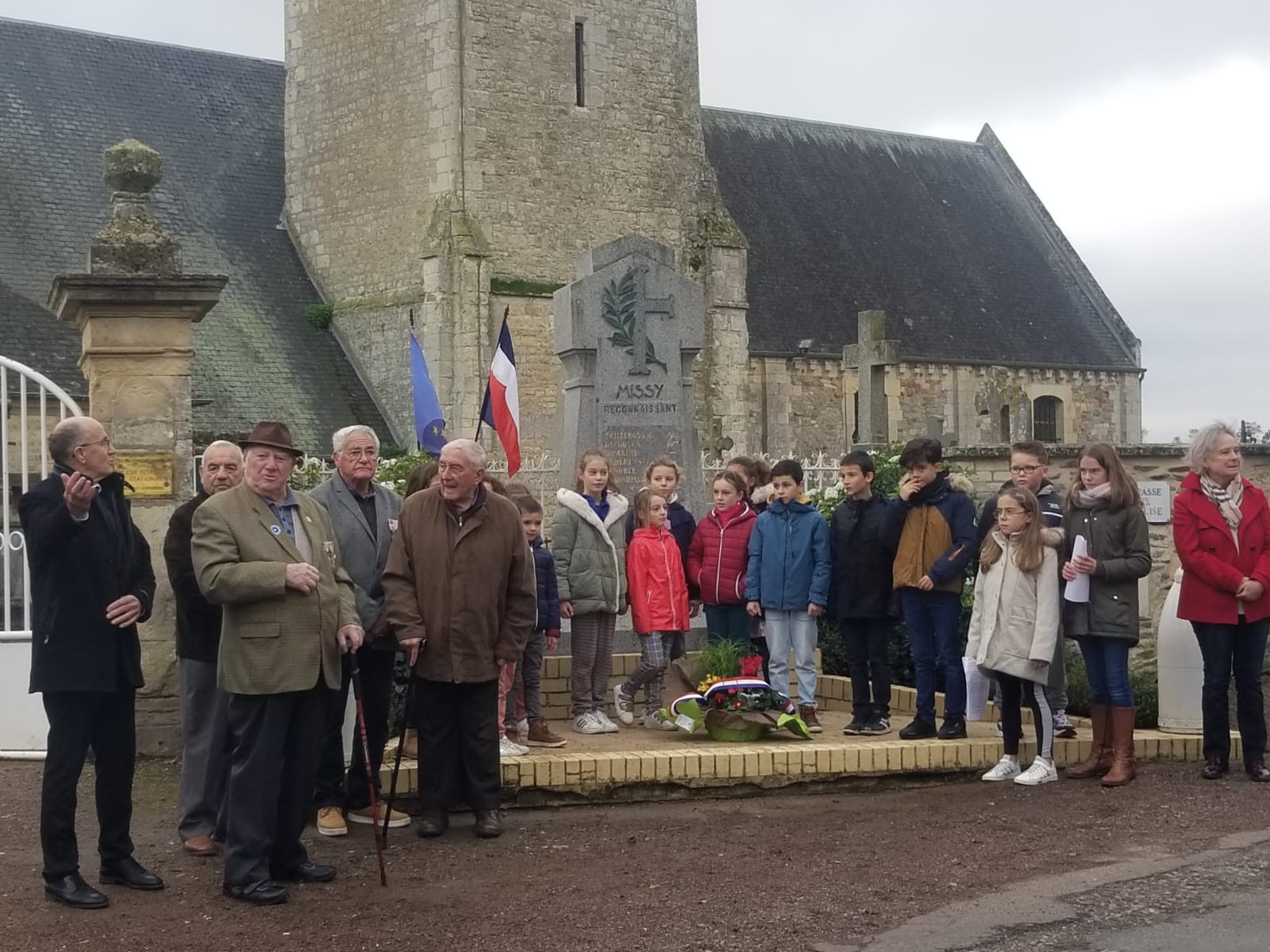 Invitation par le maire au pot de l amitie a l ecole de missy