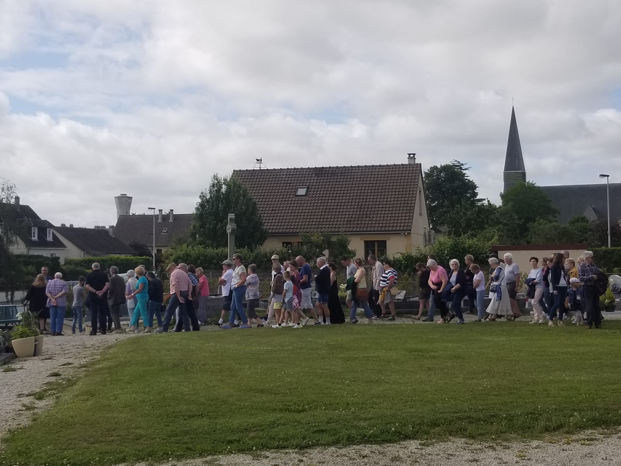 Visite guidee cimetiere emplacement ancienne eglise