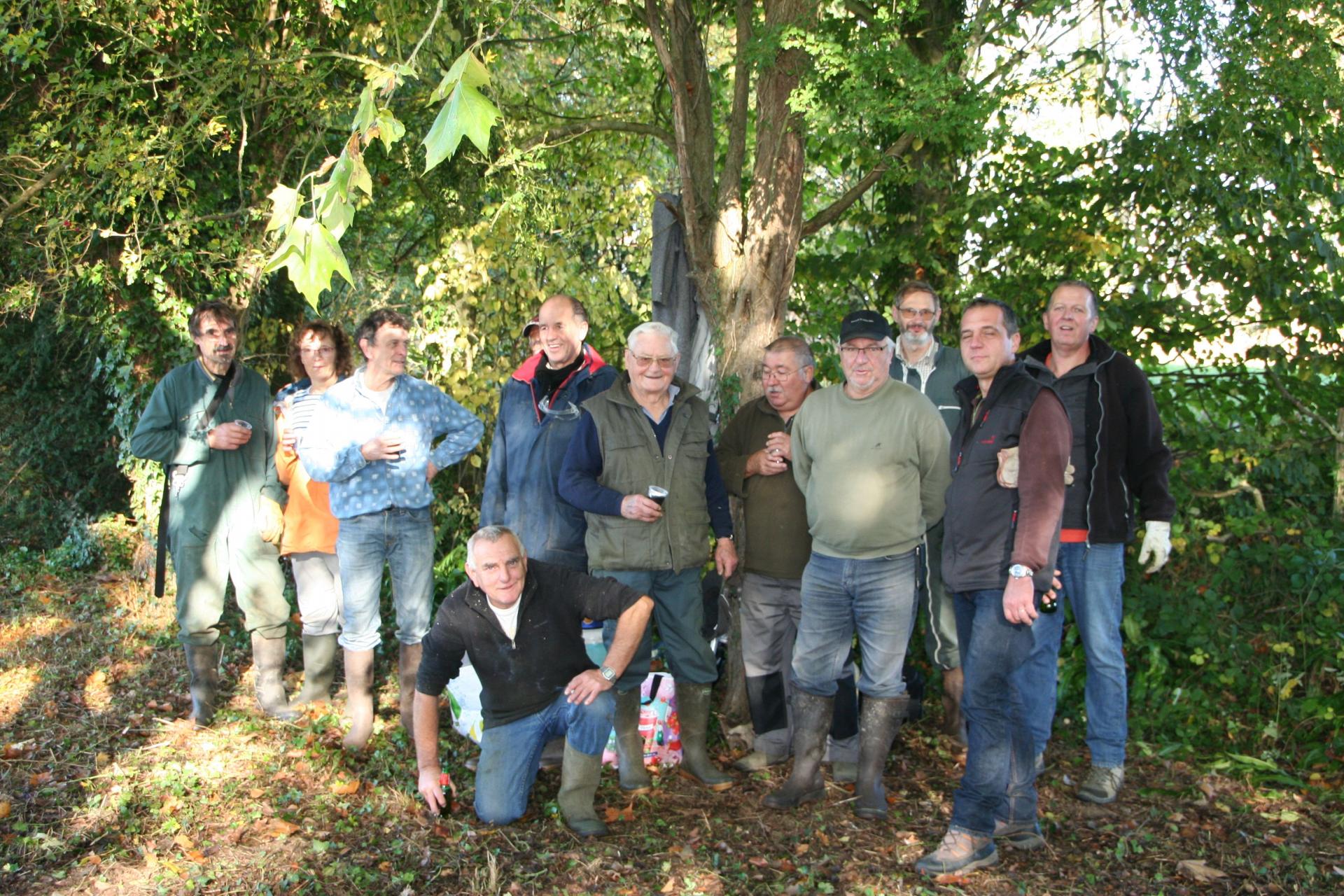 Equipe de bénévoles du nettoyage d'automne de Missy